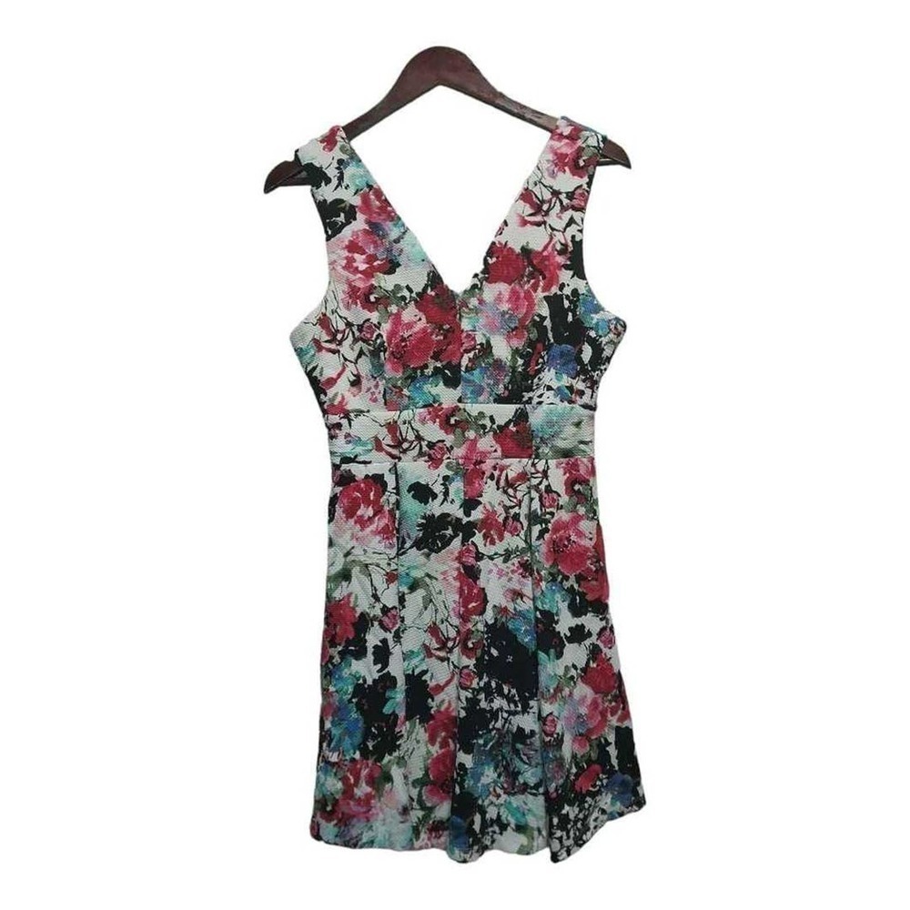 Beautiful floral‎ dress by Haute Monde.  Size XLarge
